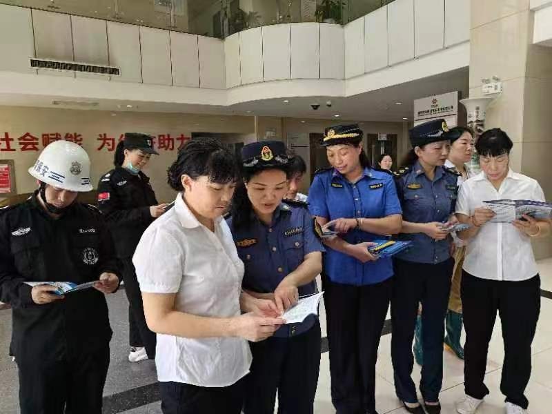 大祥区治超办持续开展“路政宣传月”活动