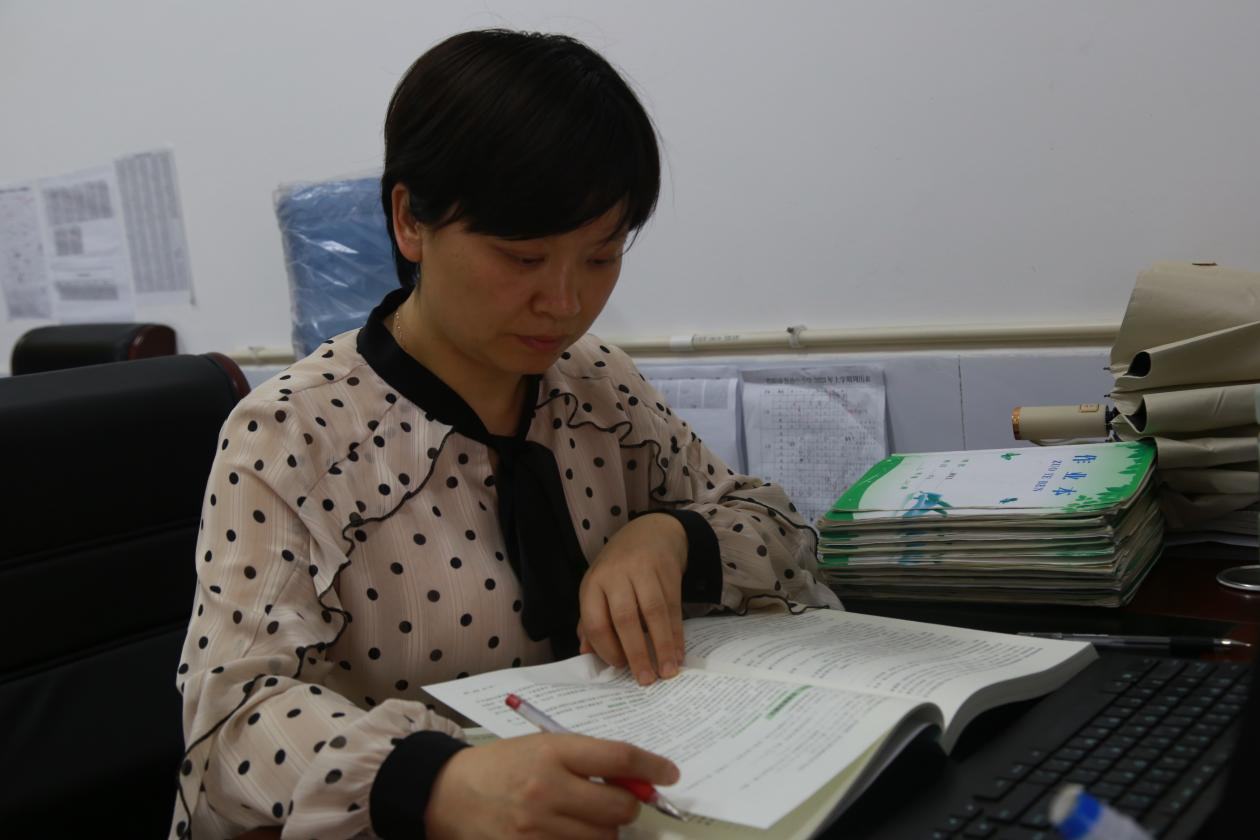 教师是点亮孩子心灯的天使——邵东市振华中学教师卿胜男      