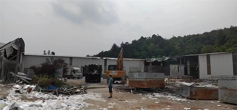 邵东市简家陇镇：拆除违法建筑 筑牢耕地底线