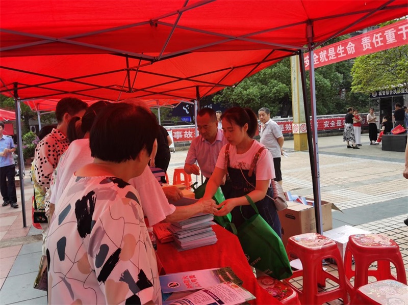 绥宁县人社局：加强工伤预防宣传，筑牢安全“防护墙 ”