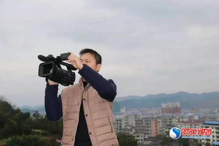 李建钢：奋斗在新闻战线的“钢铁战士”