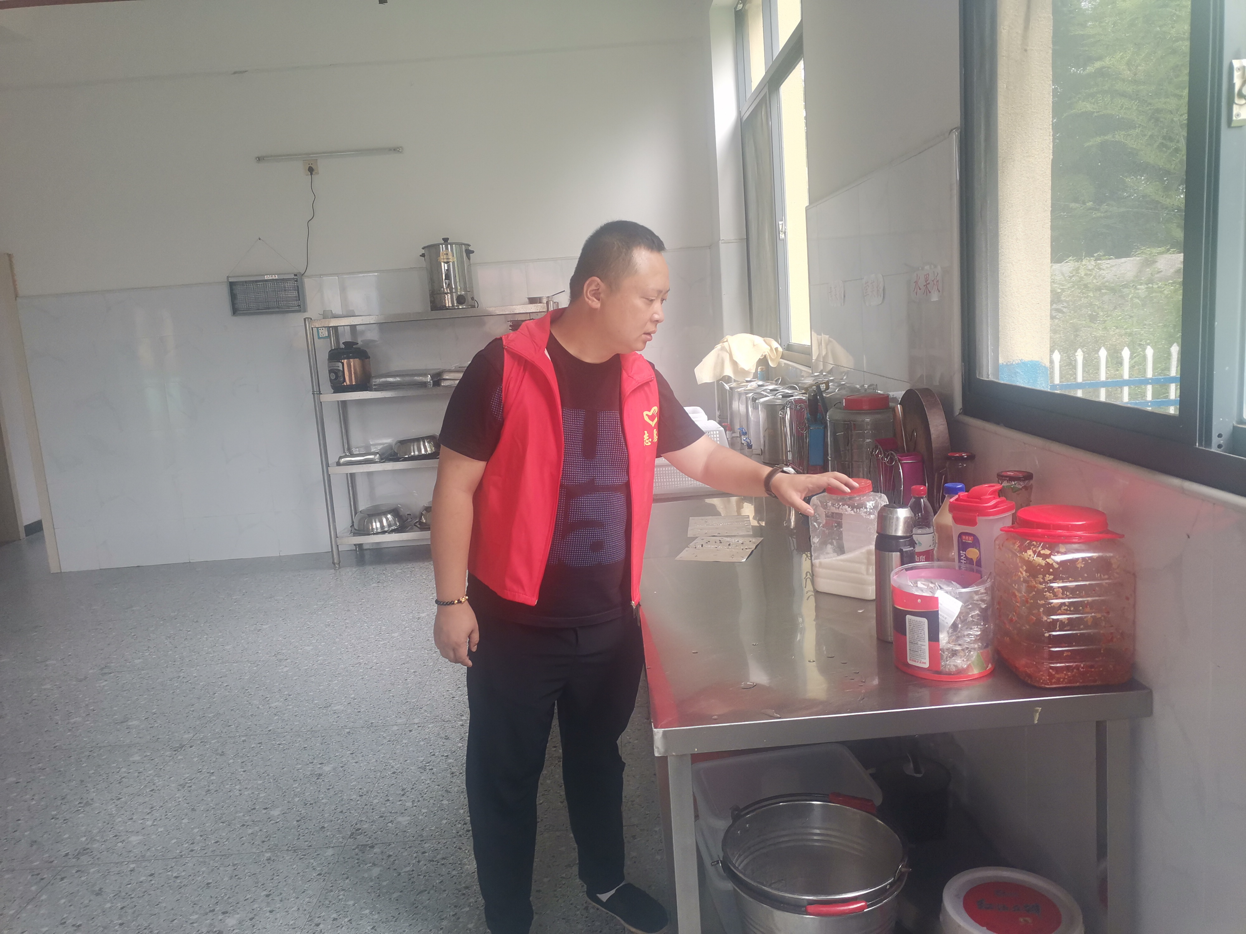 新邵县小塘镇开展食品安全专项检查，助力“安全生产月”活动