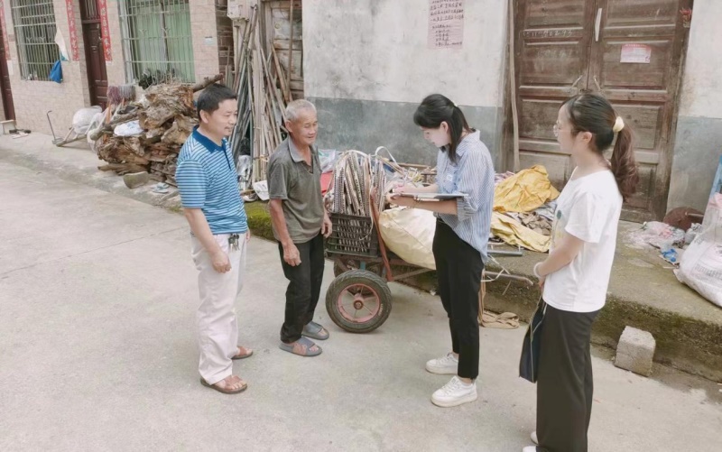 洞口县石柱镇开展特困供养人员入户走访活动