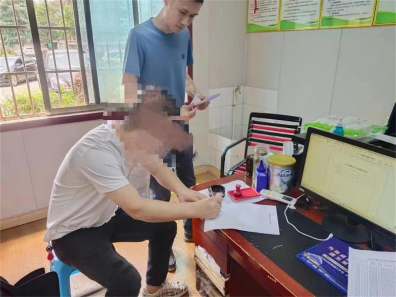 洞口县石江镇：谈心谈话传真情 关心关爱不停歇
