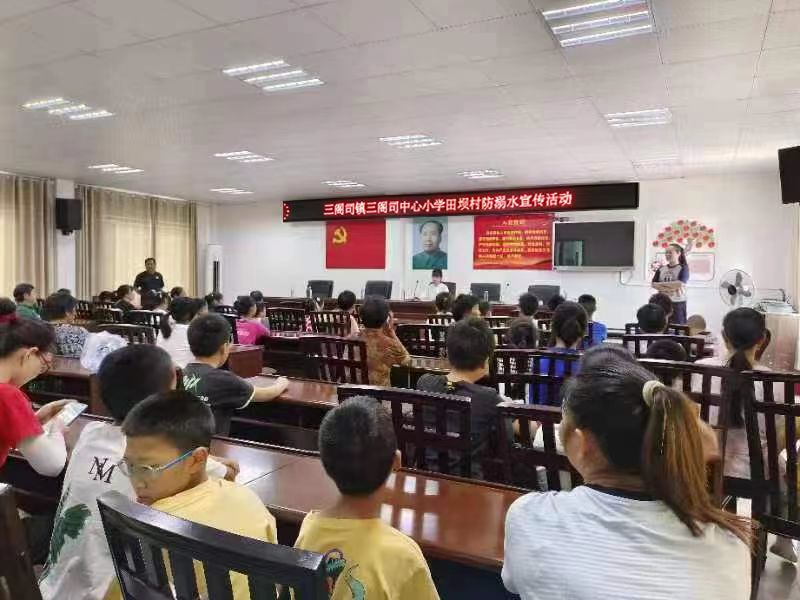隆回县三阁司镇：安全“童”行防溺水宣传进村组