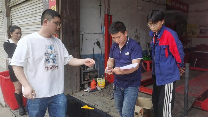 邵东市黑田铺镇开展经营性自建房“敲门行动”
