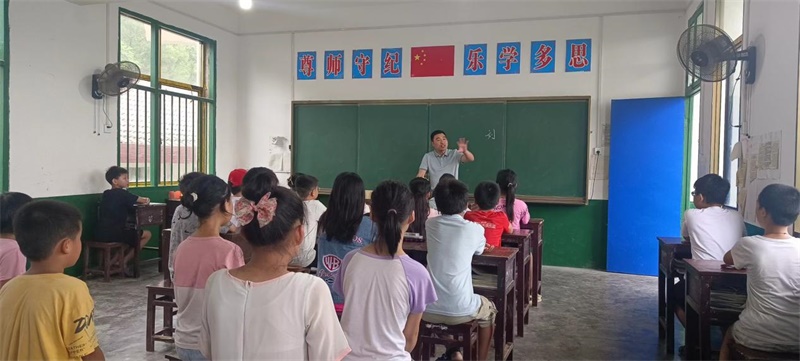 邵东市杨桥镇开展安全知识宣传进校园活动