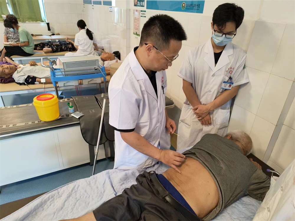 大医精诚——邵阳县中医医院名中医团队下基层