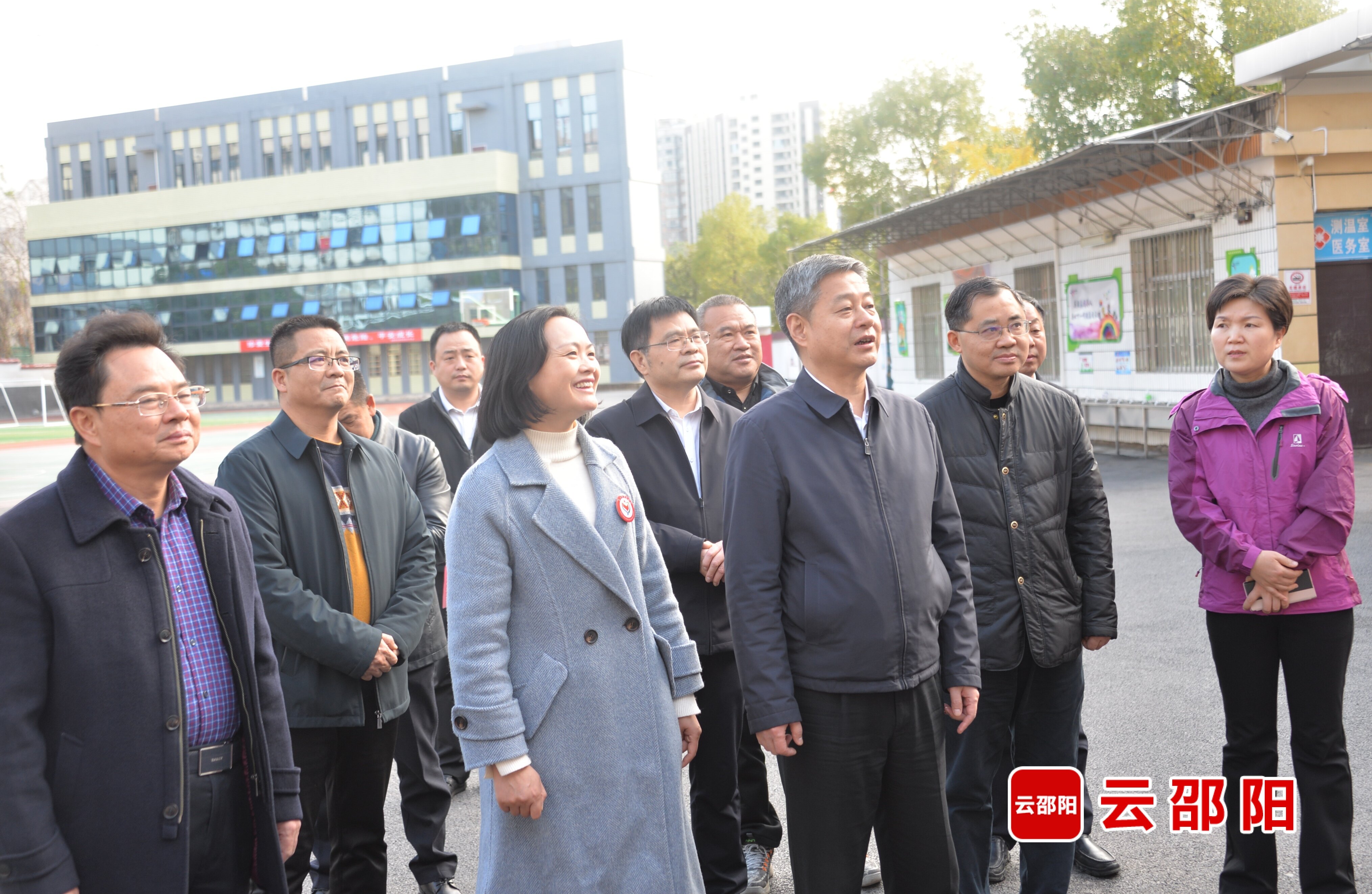 严华在市区督导文明城市建设工作