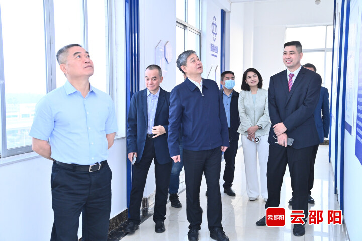 严华率队赴广东省开展招商引资活动