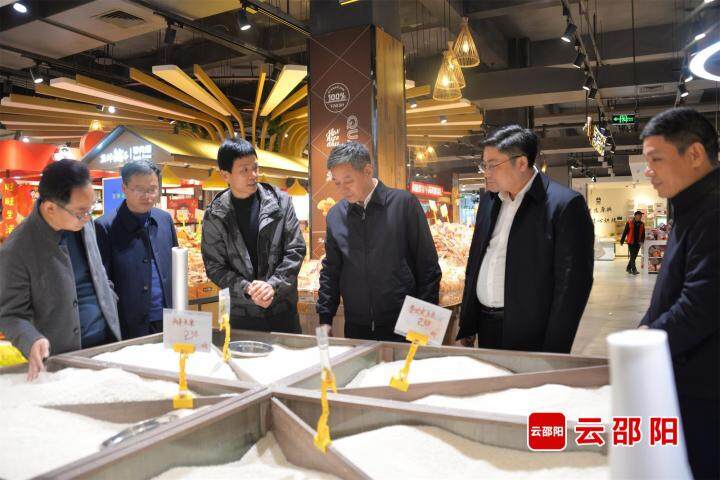 严华在城步督导检查安全生产和食品安全工作