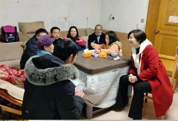 中国人寿邵阳分公司开展“迎新春 送温暖”走访慰问活动