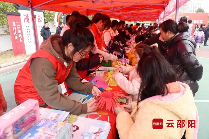 “邵阳红”学雷锋文明实践志愿服务主题活动启动