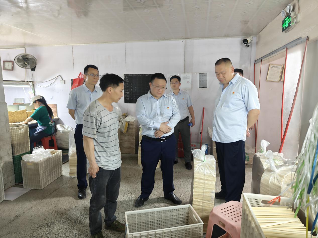 绥宁农商银行开展“主题党日”活动