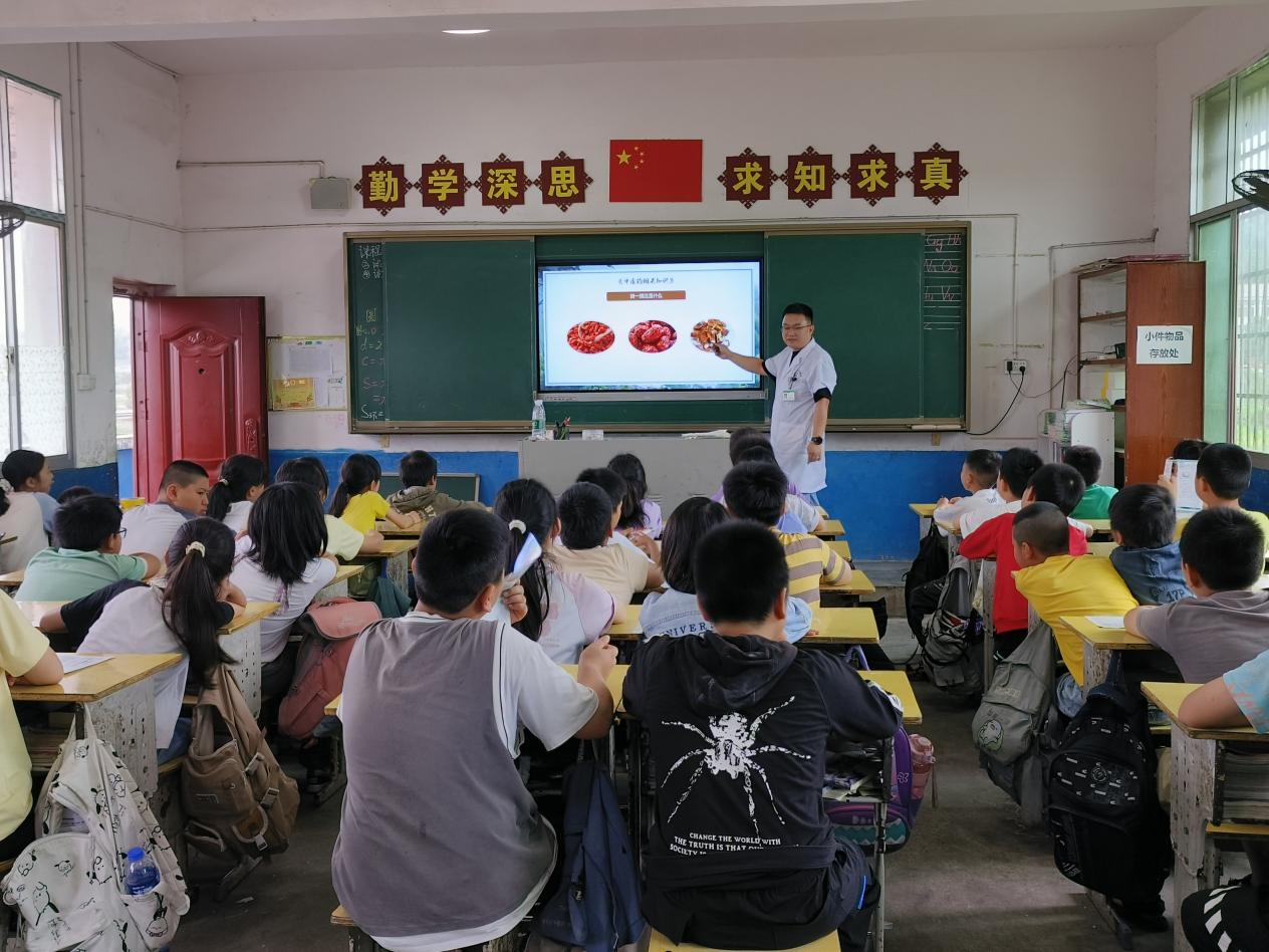 邵东市仙槎桥镇中心卫生院开展中医知识进校园活动
