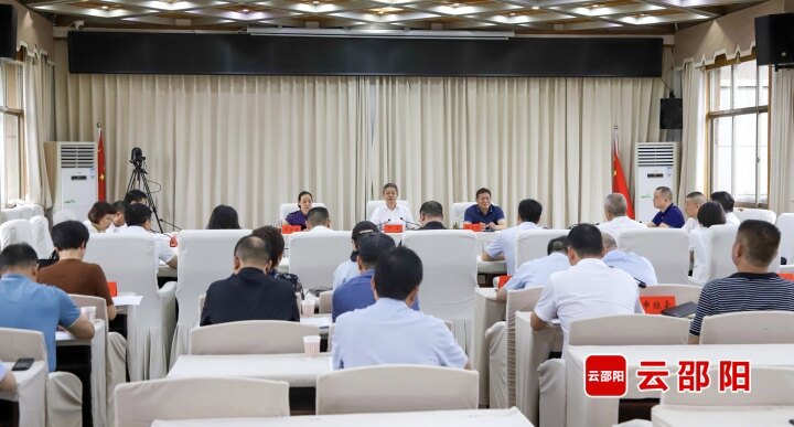 严华专题研究公立医院高质量发展工作