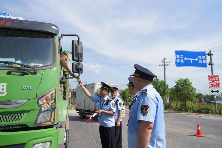 洞口县开展道路运输领域重点场所“打非治违”专项整治行动