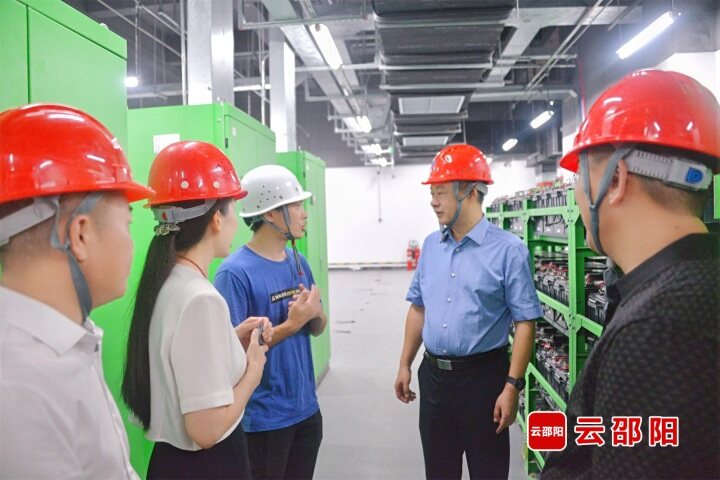 严华在邵阳经开区企业开展“送政策、解难题、优服务”行动