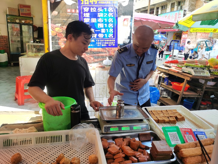 火厂坪市监所开展电子秤市场秩序综合整治督导行动