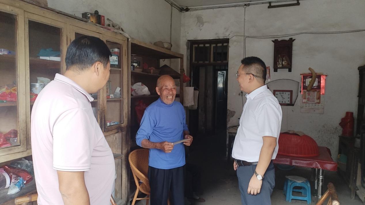邵东市牛马司镇：温情慰问 深情致敬