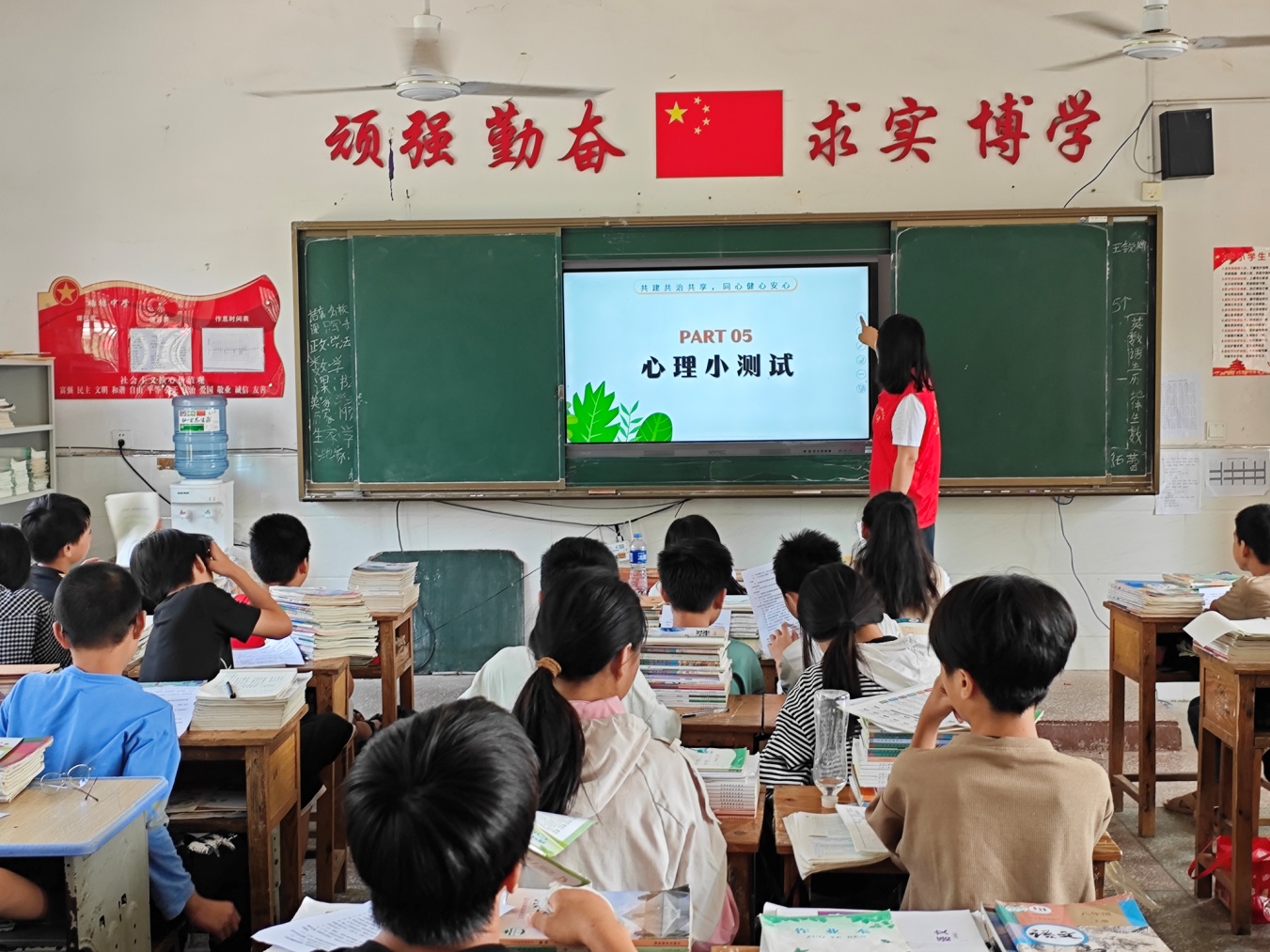 邵东市32支医疗卫生队伍开展“爱我邵东·医心向廉”主题活动