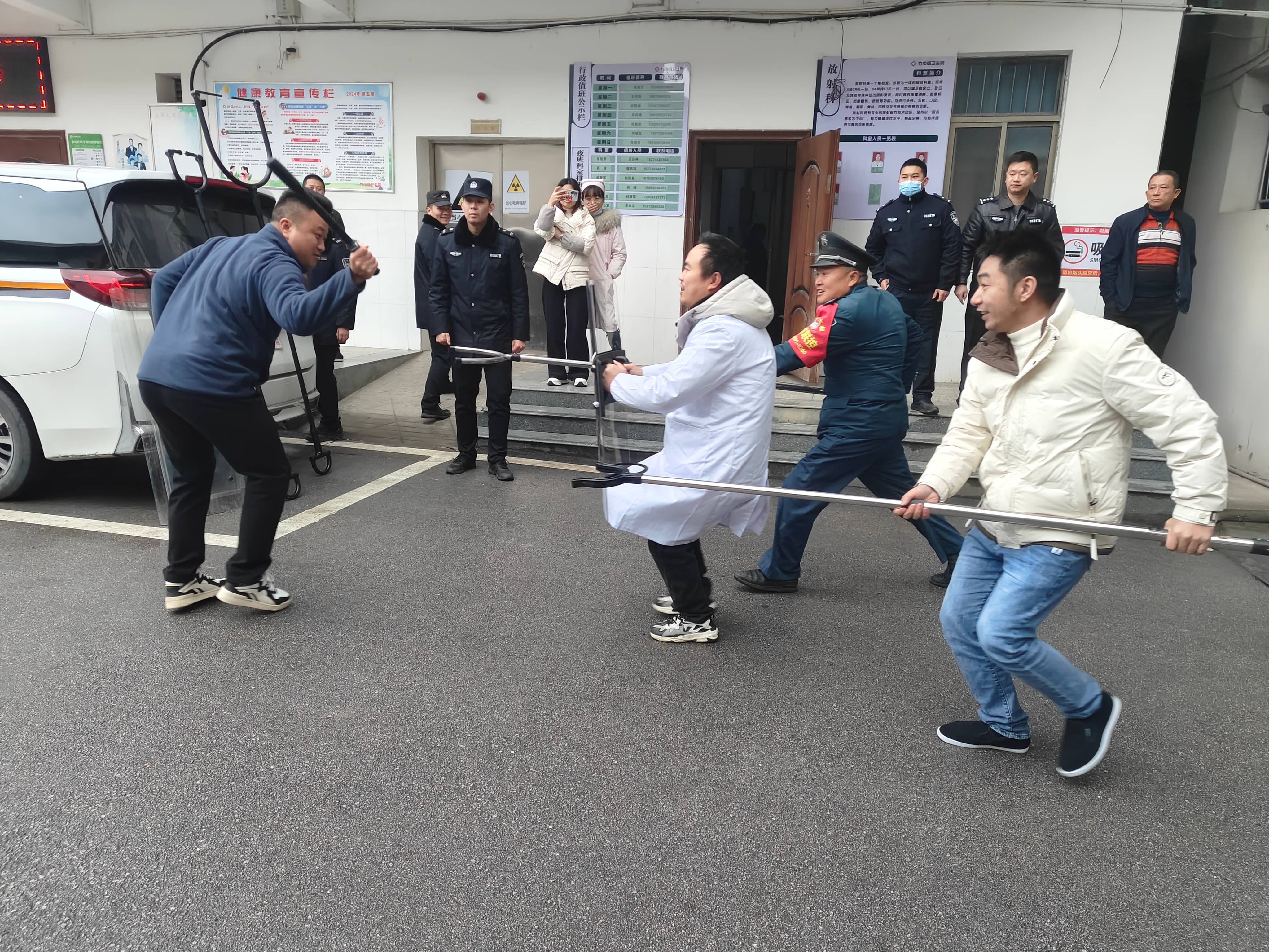 洞口县竹市镇卫生院开展安防演习活动