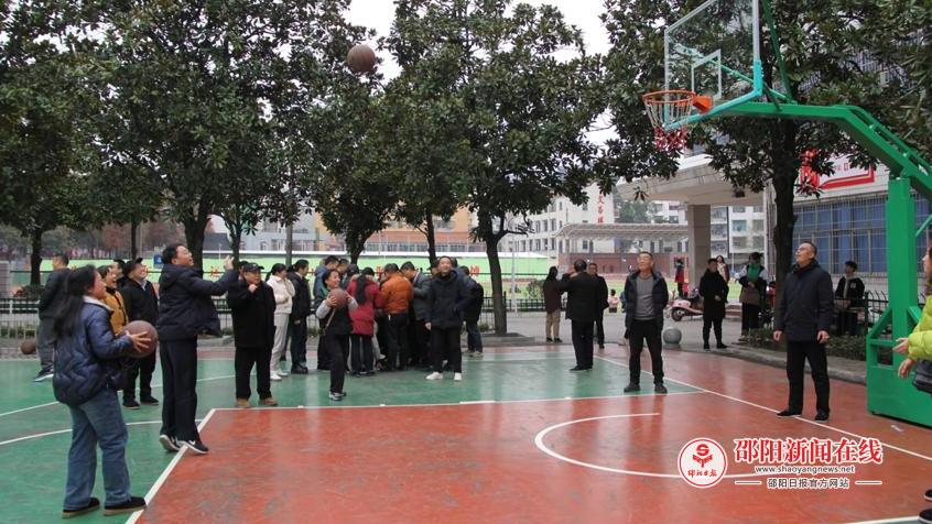 洞口一中举行迎新年、迎新春文体活动