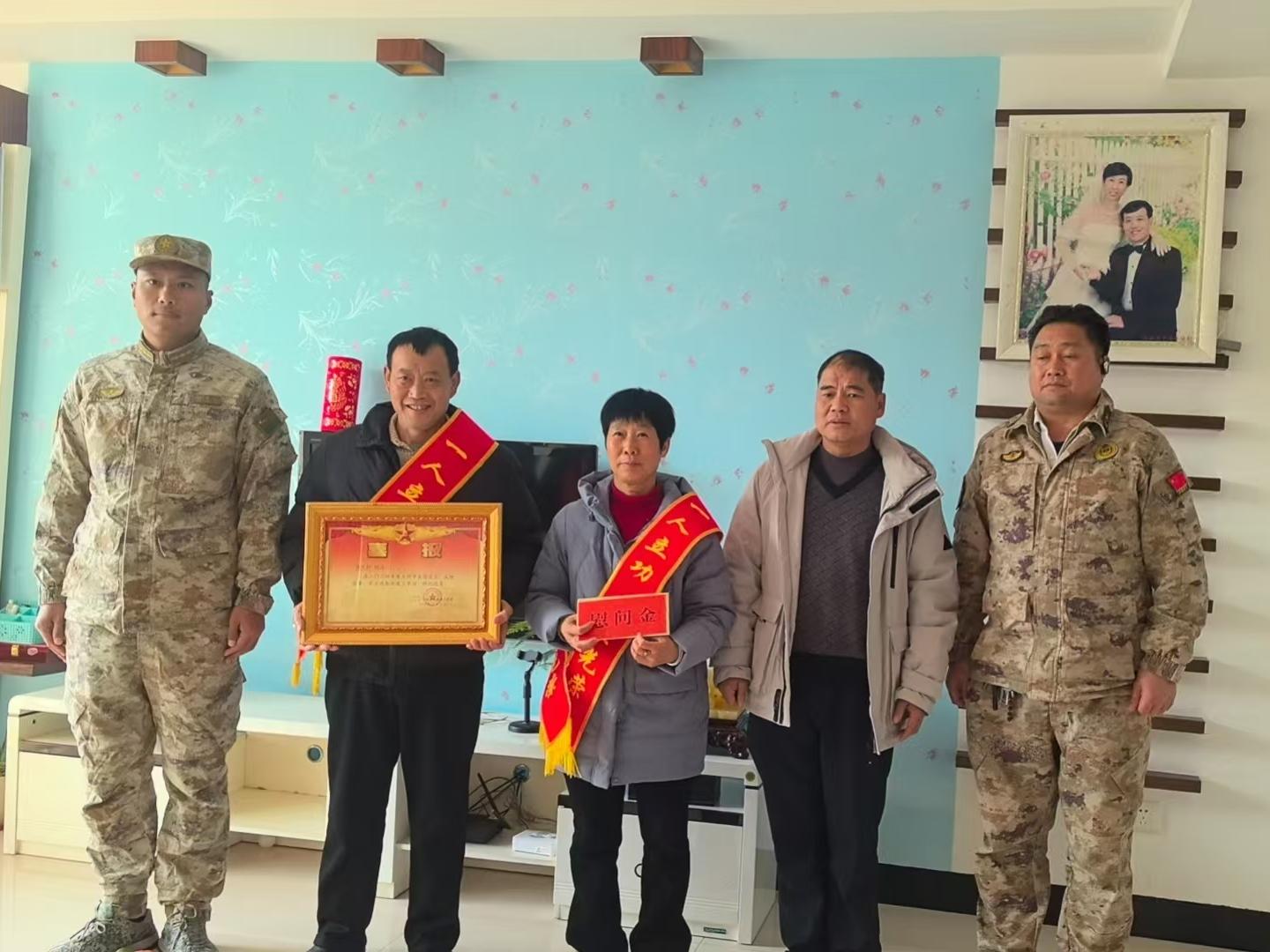 武冈市水西门街道：慰问困难退役军人 关爱烈士家属暖人心