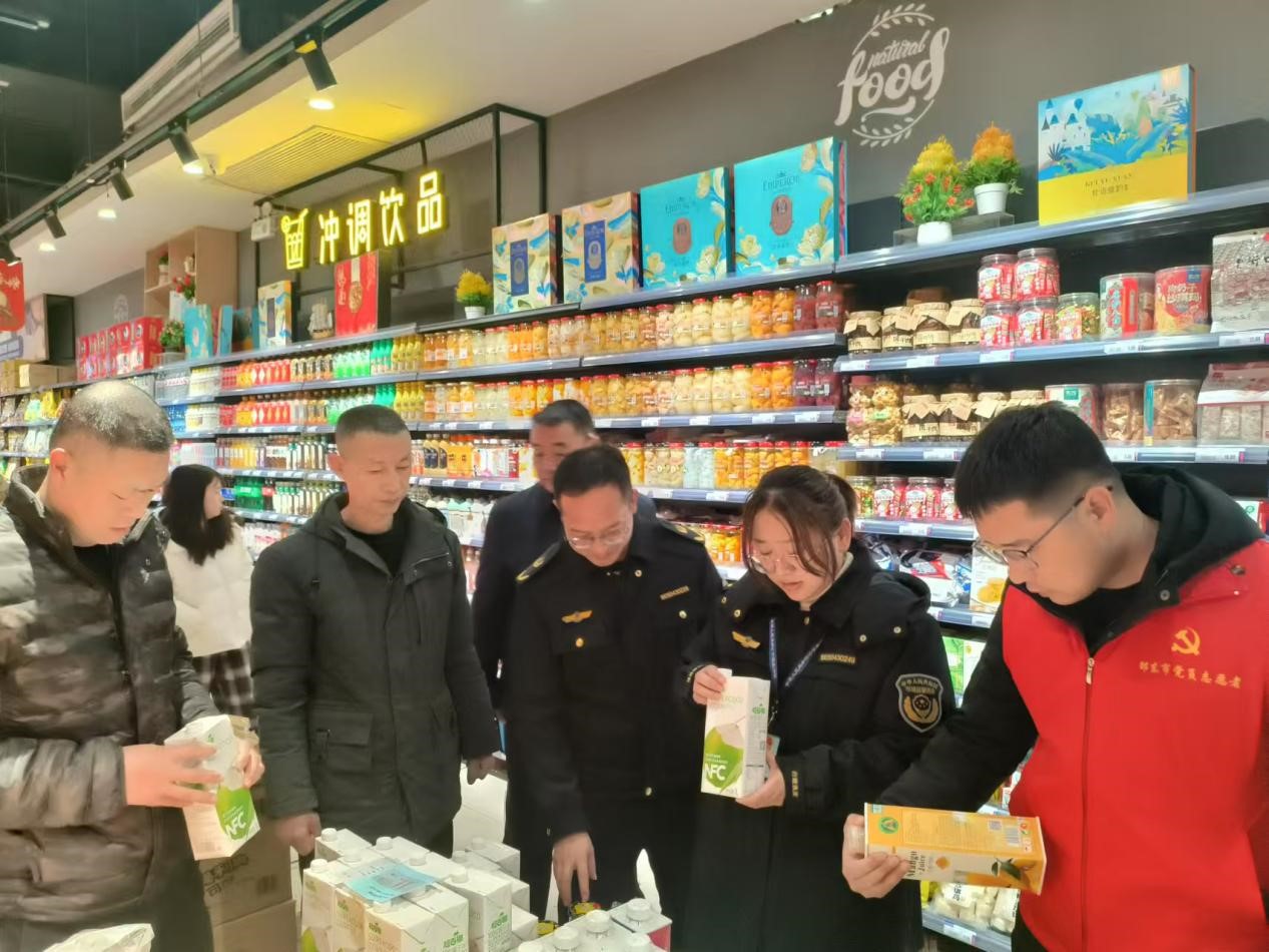 邵东市佘田桥市场监管所开展联合检查行动保障人民群众“舌尖上的安全”
