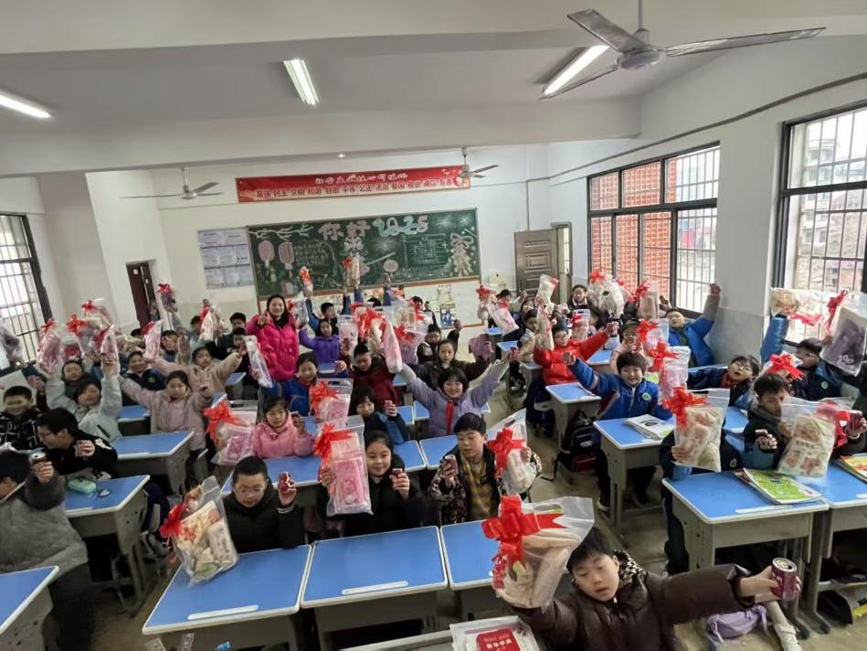 邵东市城区六完小迎来2025年春季新学期开学报到日