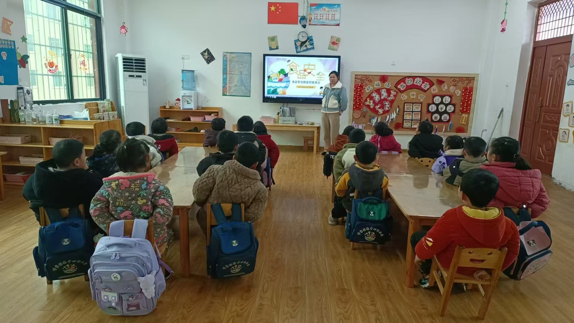 武冈市邓家铺镇中心幼儿园开展“食品安全进校园 健康生活伴成长”教育活动