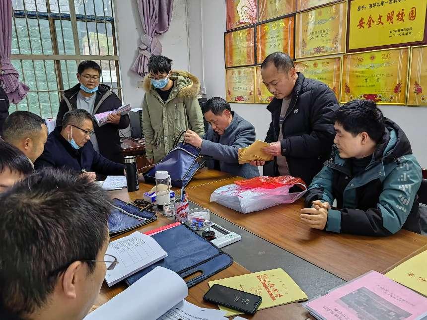 洞口县教育局到渣坪乡中心学校检查开学工作
