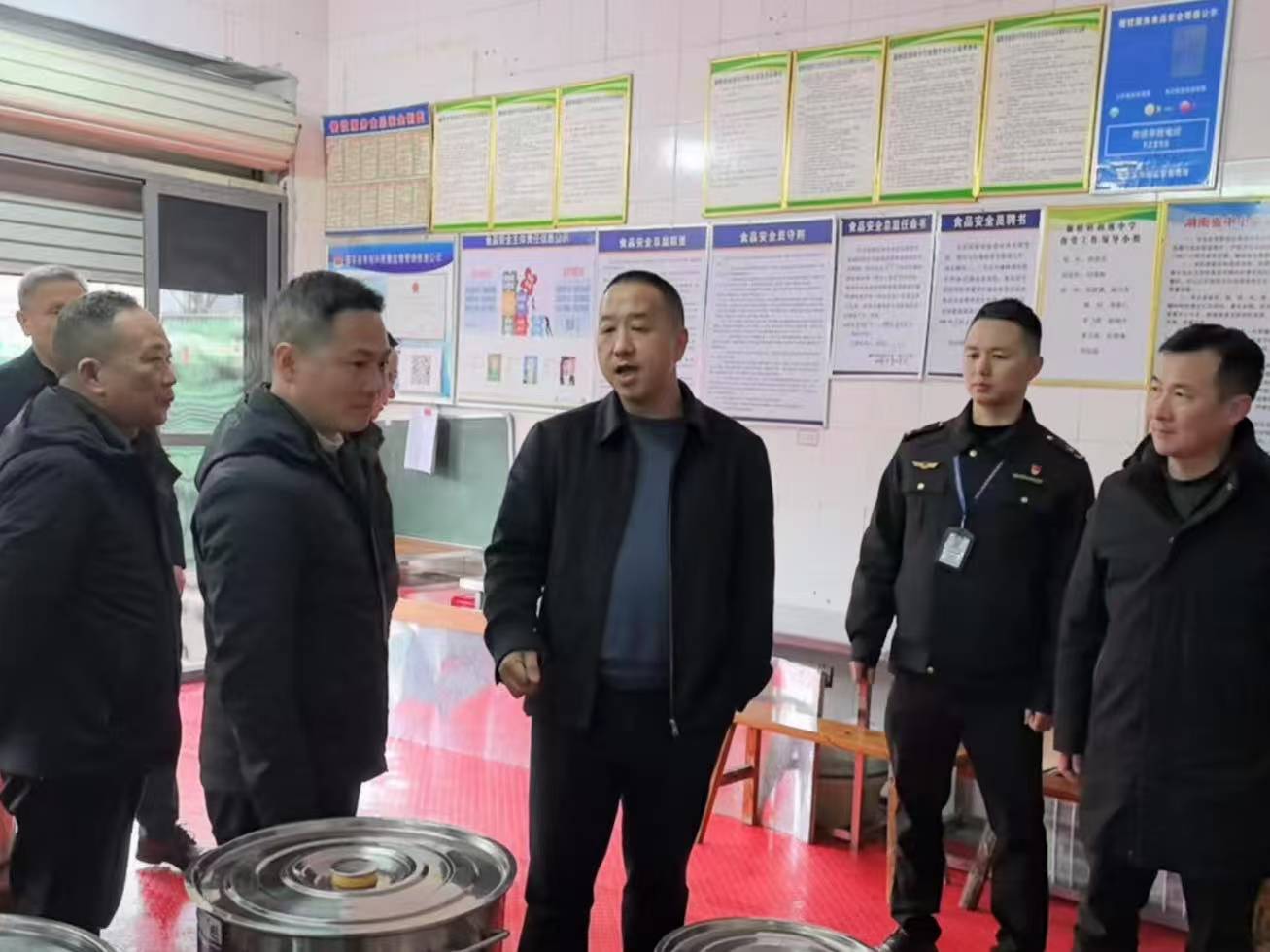 邵东：严把食品安全关 守护校园健康线