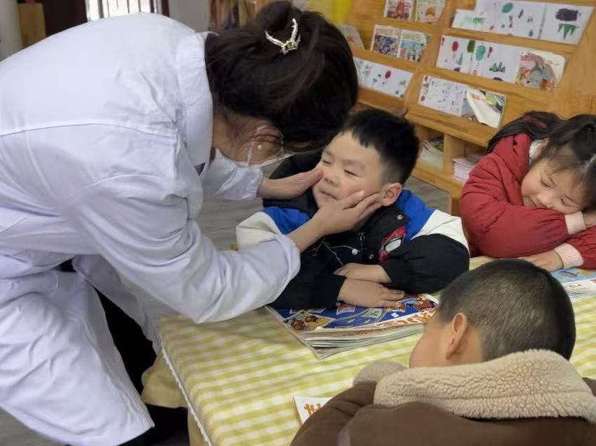 武冈市水西门街道中心幼儿园开展食品安全突发事件应急处置演练活动