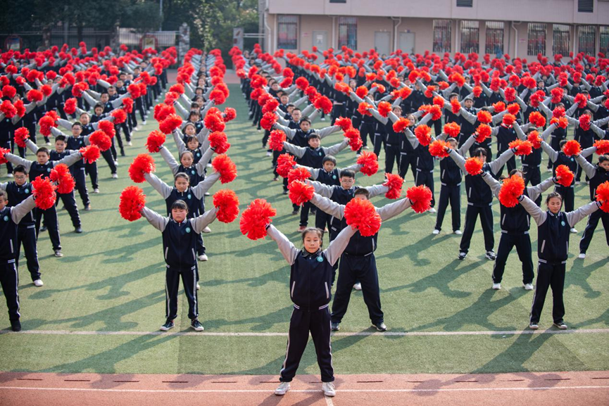 邵阳市第六中学：师生共跑，弘扬阳光体育新风尚