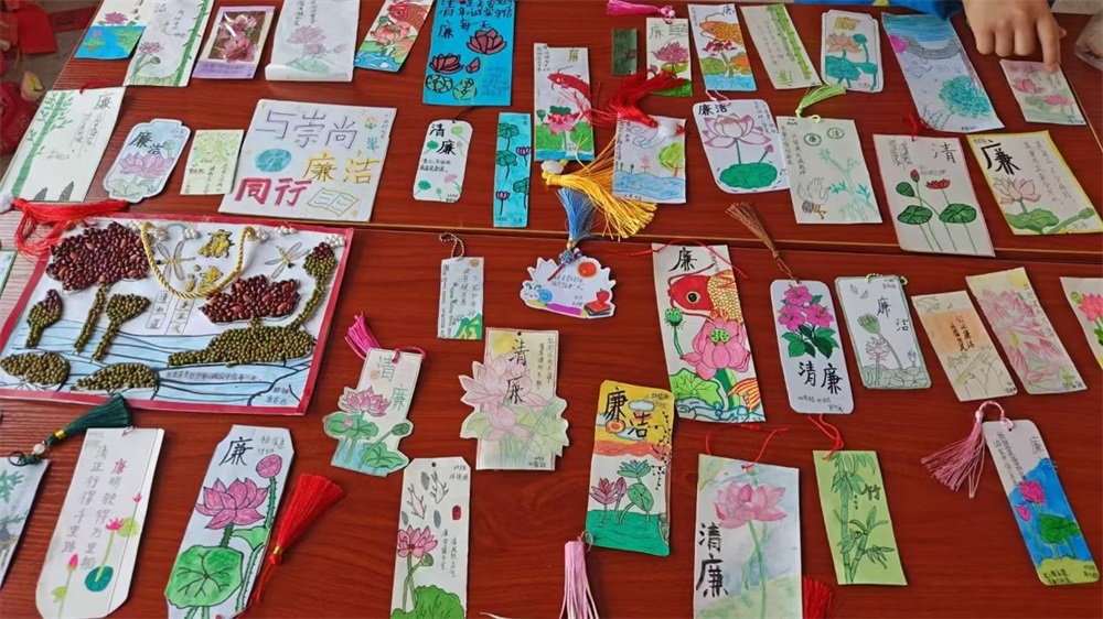 洞口县芙蓉学校“清风伴成长 廉洁润童心”清廉书签创作评选活动圆满落幕