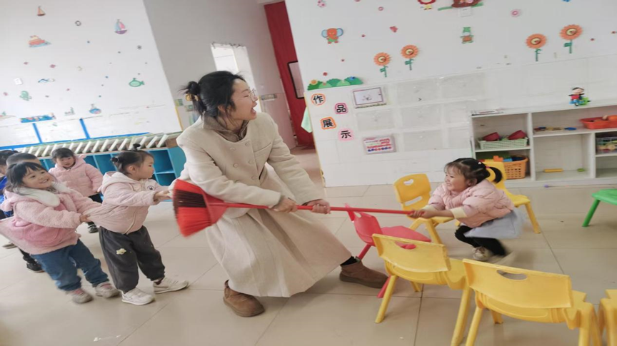 新宁县清江桥乡中心幼儿园开展防溺水安全演练活动