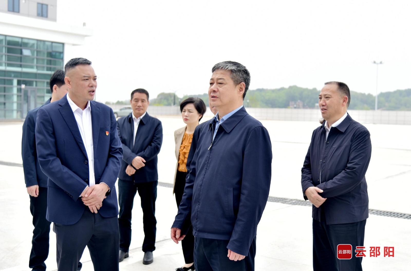 严华在隆回县调研督导群众身边不正之风和腐败问题集中整治、校园食品安全等工作