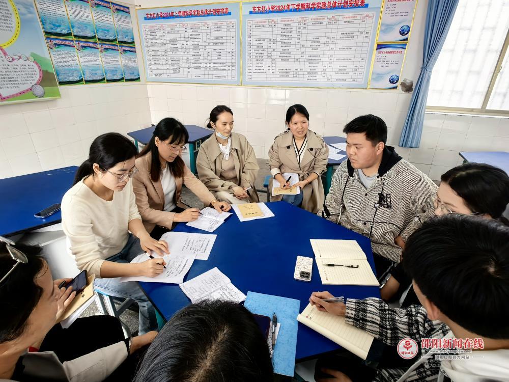 聚焦课堂，共话成长：隆回县东方红小学成功举办2025年春季实习教师公开课活动