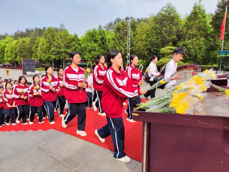 洞口四中高一年级韶山研学活动圆满结束
