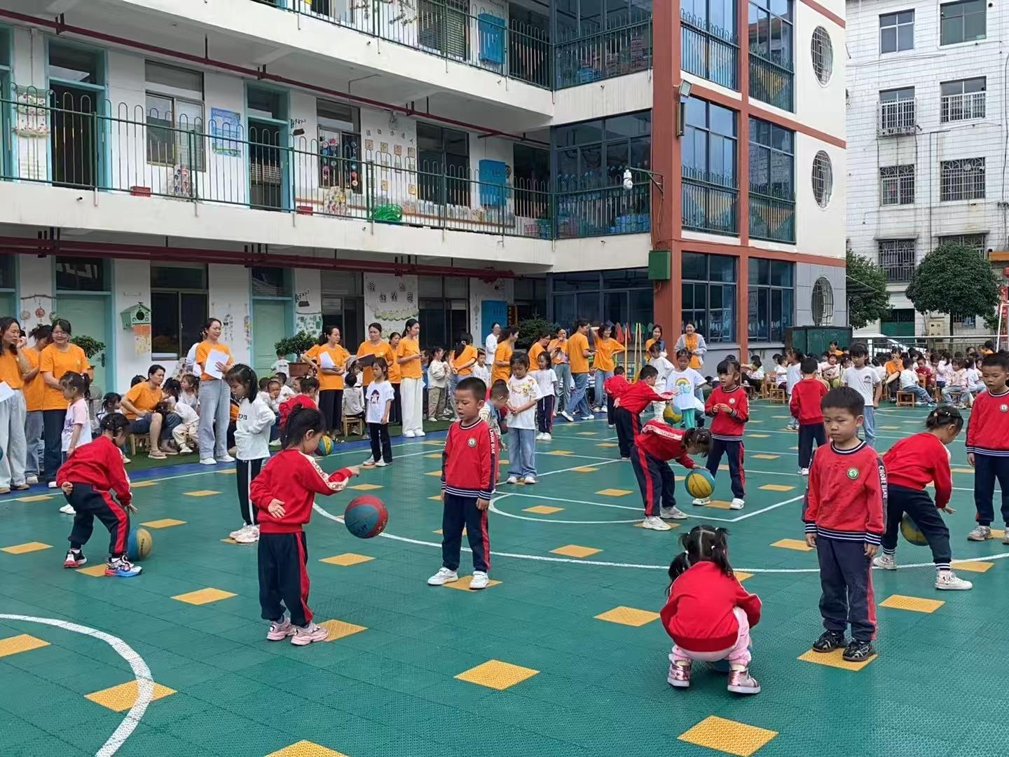 武冈市幼儿园开展篮球、跳绳技能展示趣味主题活动