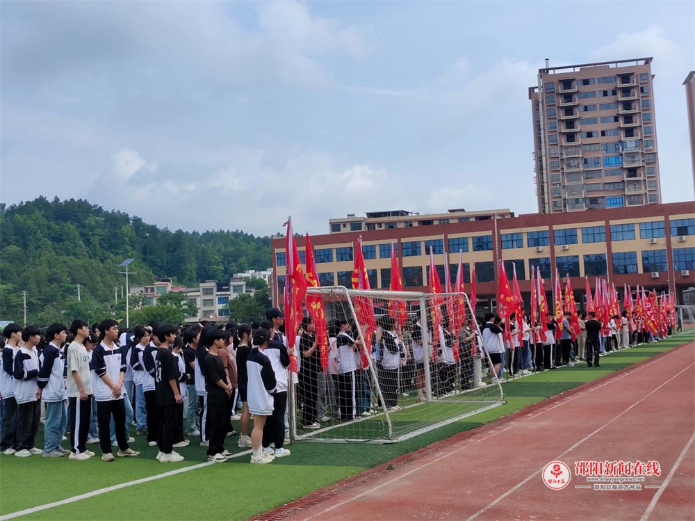 邵阳县第二高级中学：歌声嘹亮送祝福
