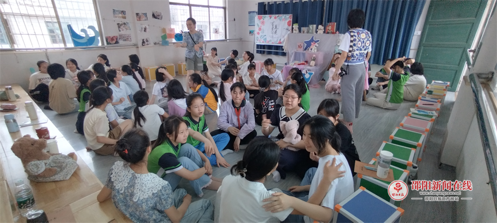 洞口县文昌街道第一小学开展“豆蔻之礼”活动