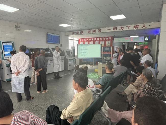 洞口县人民医院开展“世界脊柱健康日”科普活动