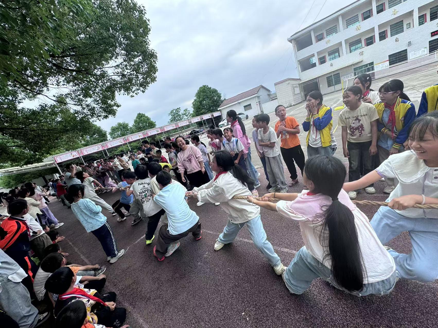 洞口县水东镇中心学校春季运动会闭幕式暨颁奖典礼（文田小学赛区）圆满举行
