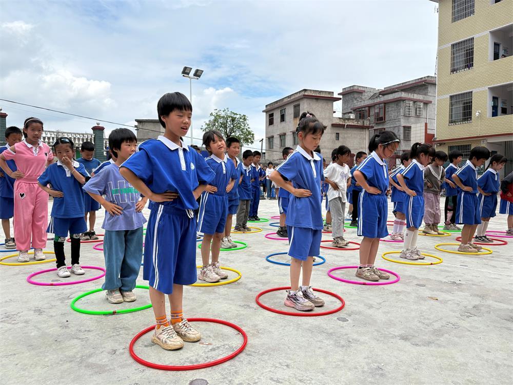 隆回县北山镇中心小学举行“庆六一”体育艺术节暨课后服务展演活动