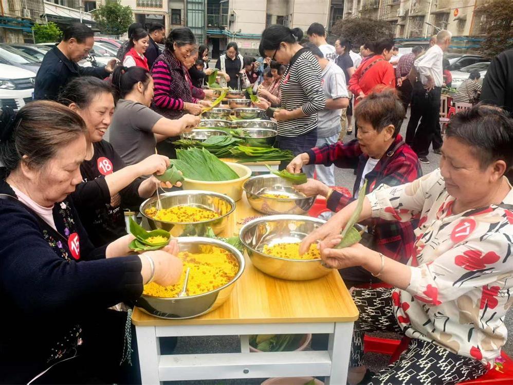 绥宁县：浓情端午传承文明  粽子赠送孤寡老人