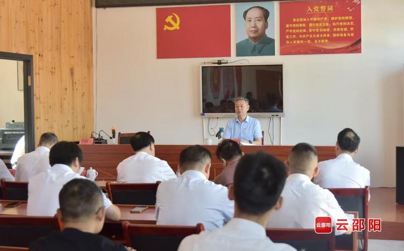 严华在隆回县调研督导并为基层党员讲授专题党课