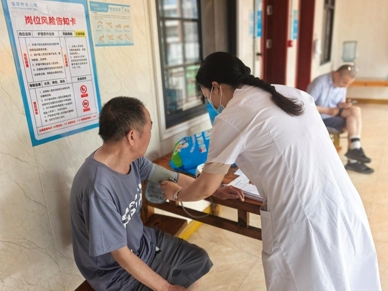 邵东市宋家塘街道社区卫生服务中心开展老年人免费健康体检活动