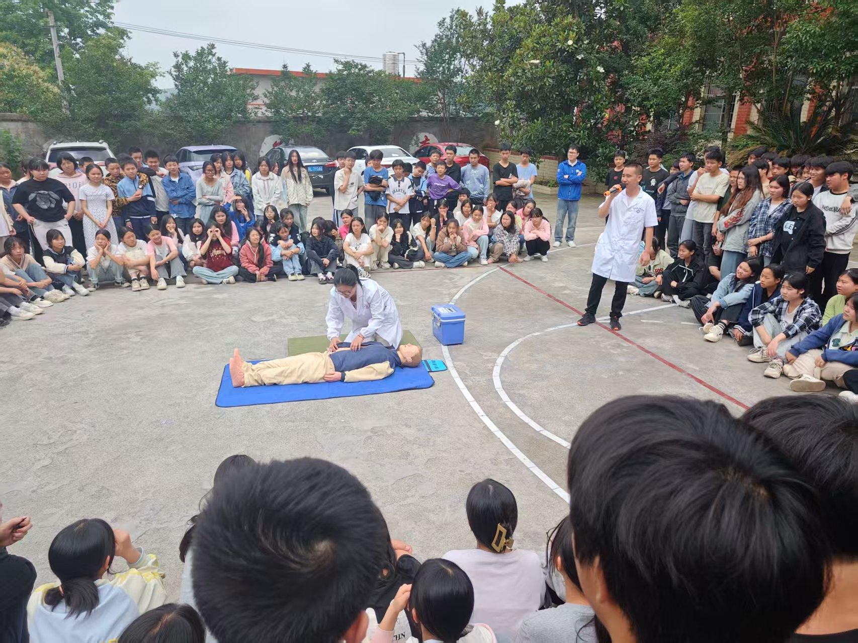 武冈市晏田乡中学开展防溺水演练活动